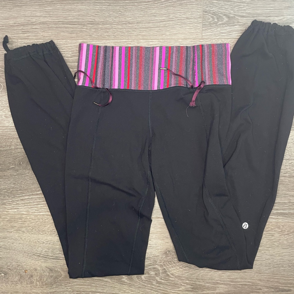 Lululemon black yoga pants with cinchable bottoms